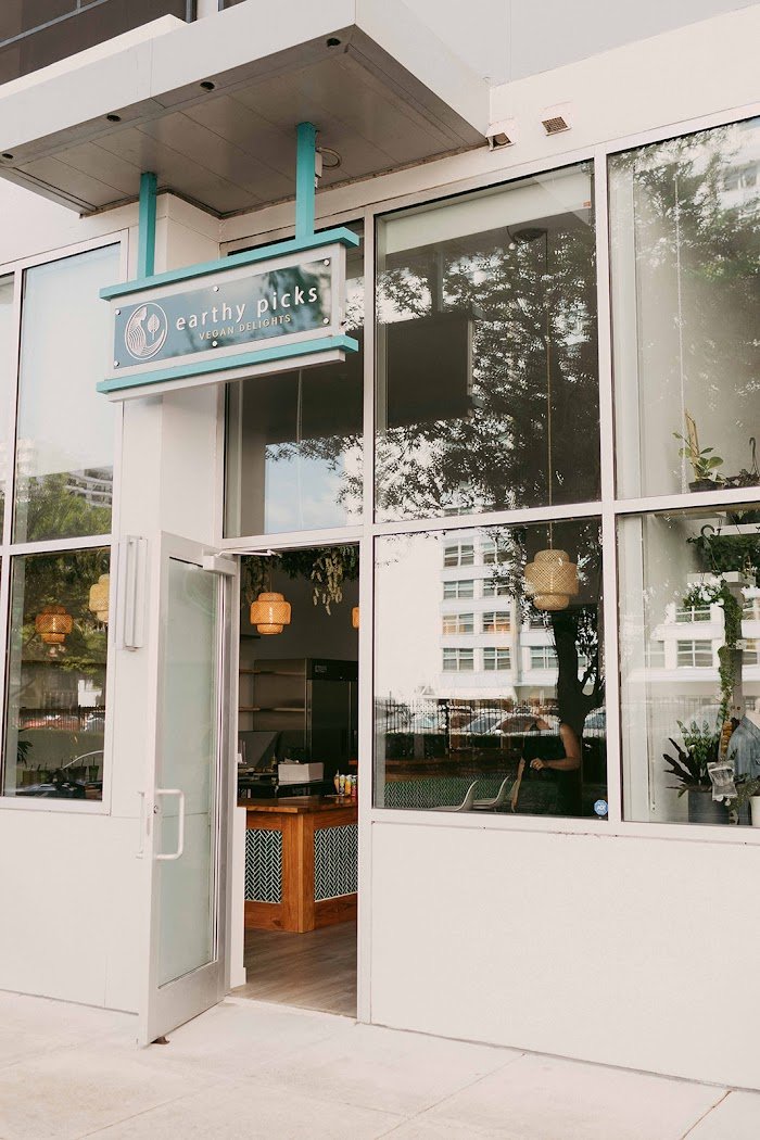 Earthy Picks Vegan Cafe Review: Florida's Ultimate Vegan Haven Worth Every Bite