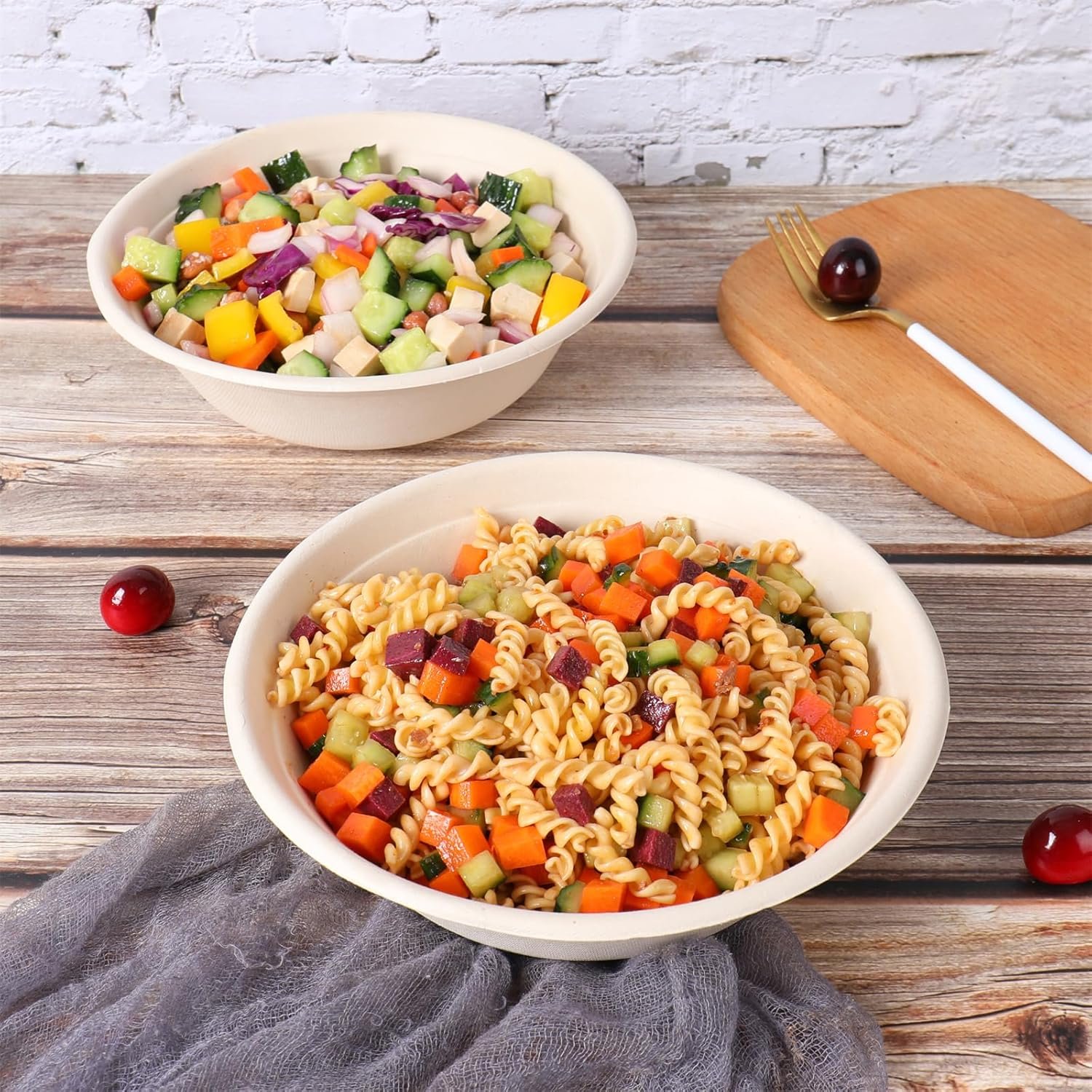 Wholesale 32 oz Disposable Salad Bowls with Lids Sugarcane Fiber Takeaway Food Containers Plant Fibers Freezer Safe 50 Pack Factory