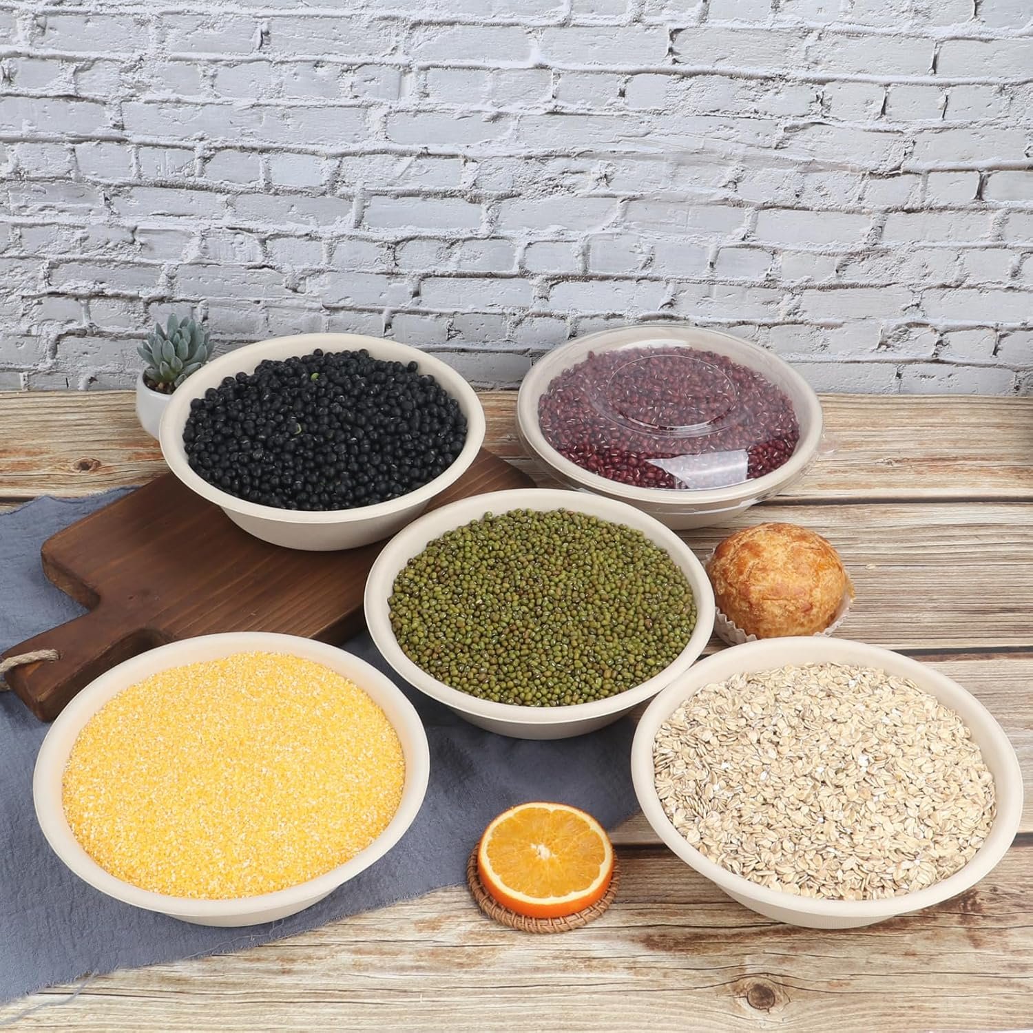 Wholesale 32 oz Disposable Salad Bowls with Lids Sugarcane Fiber Takeaway Food Containers Plant Fibers Freezer Safe 50 Pack Factory