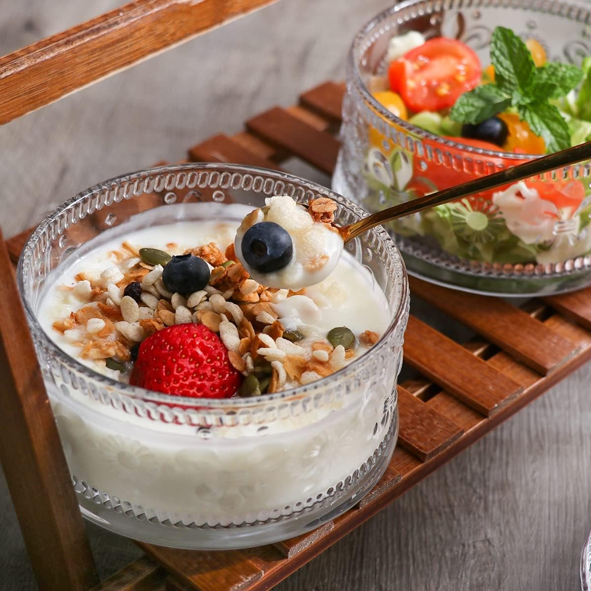 OEM Glass Dessert Bowls with Gold Spoon Set of 4 15.5oz Capacity for Ice Cream Cereal Pudding Nuts Trifle Serving Factory