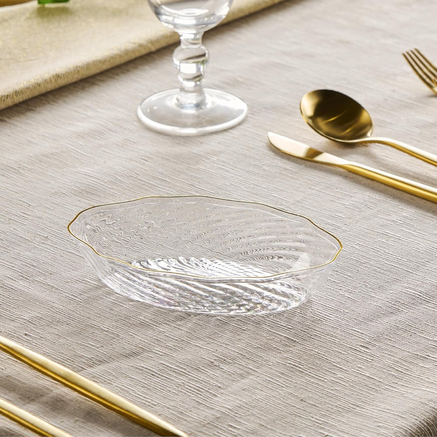 Wholesale 30 Pack 7 oz Elegant Clear Plastic Bowls with Gold Rim Spiral Design Disposable Dinner Factory