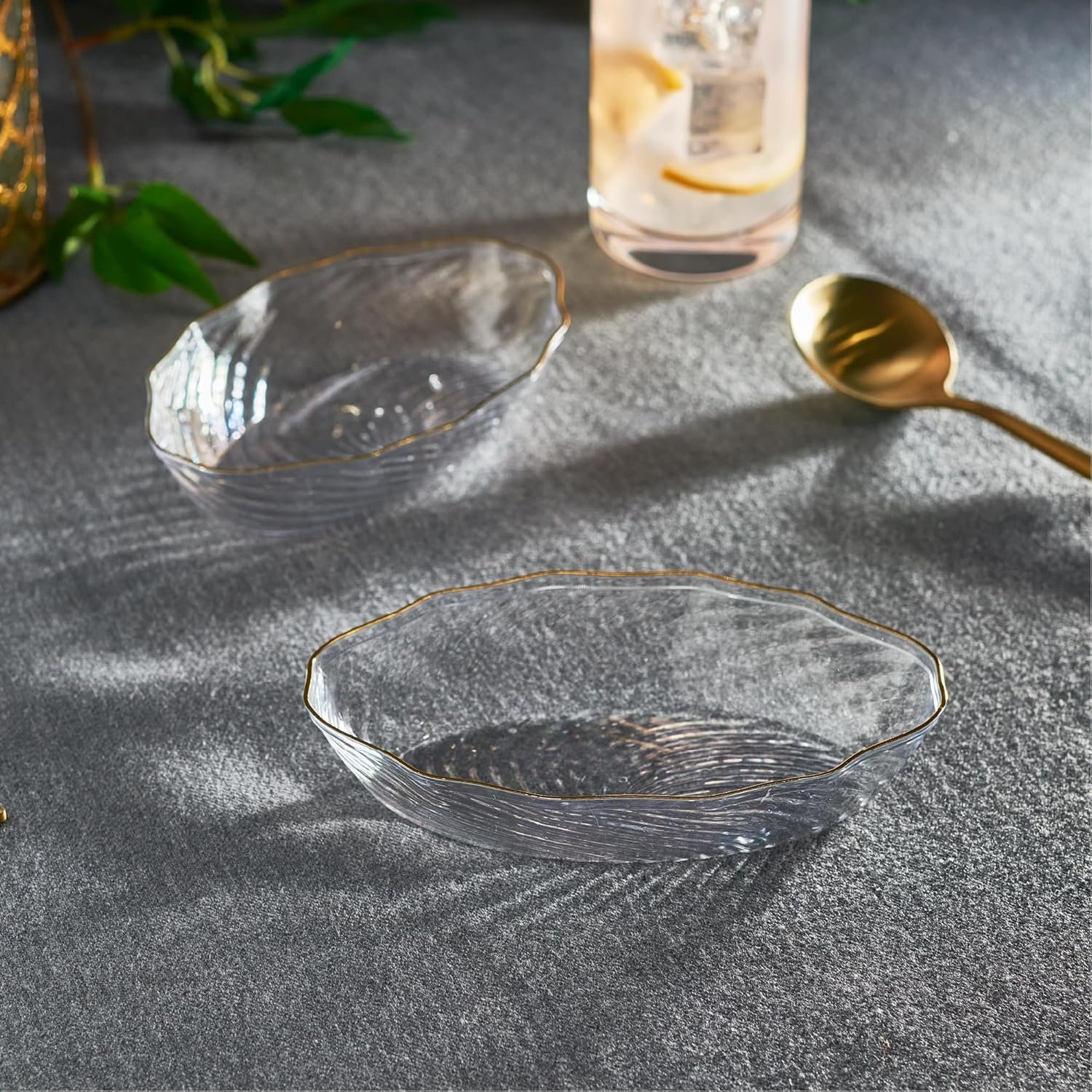 Wholesale 30 Pack 7 oz Elegant Clear Plastic Bowls with Gold Rim Spiral Design Disposable Dinner Factory