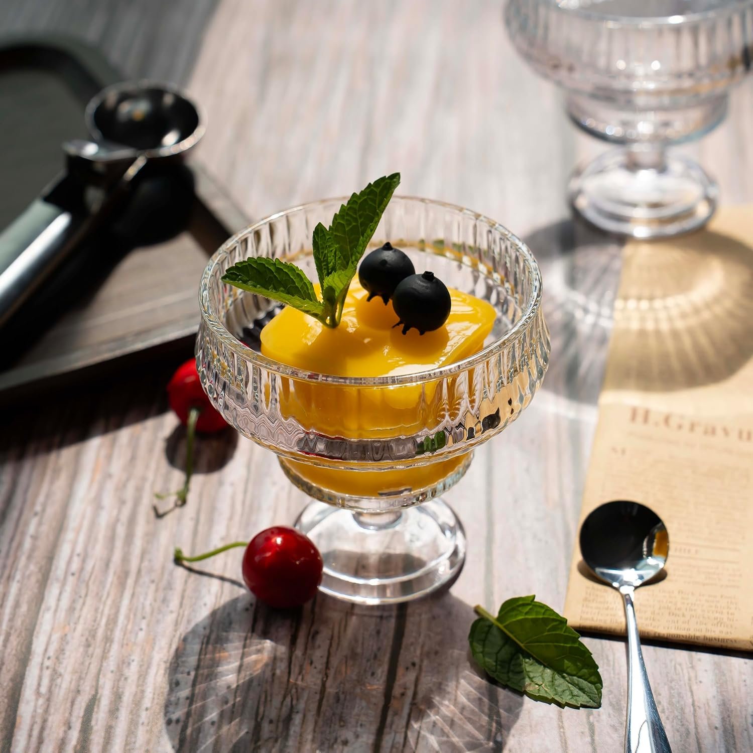 OEM 10 OZ Glass Dessert Bowls and Spoons Set 12 Pieces Crystal Ice Cream Sundae Parfait Glasses for Salad Snacks Candy Fruit Milkshakes Sherbet Trifle Footed Decorative Shrimp Cocktail Cups Factory