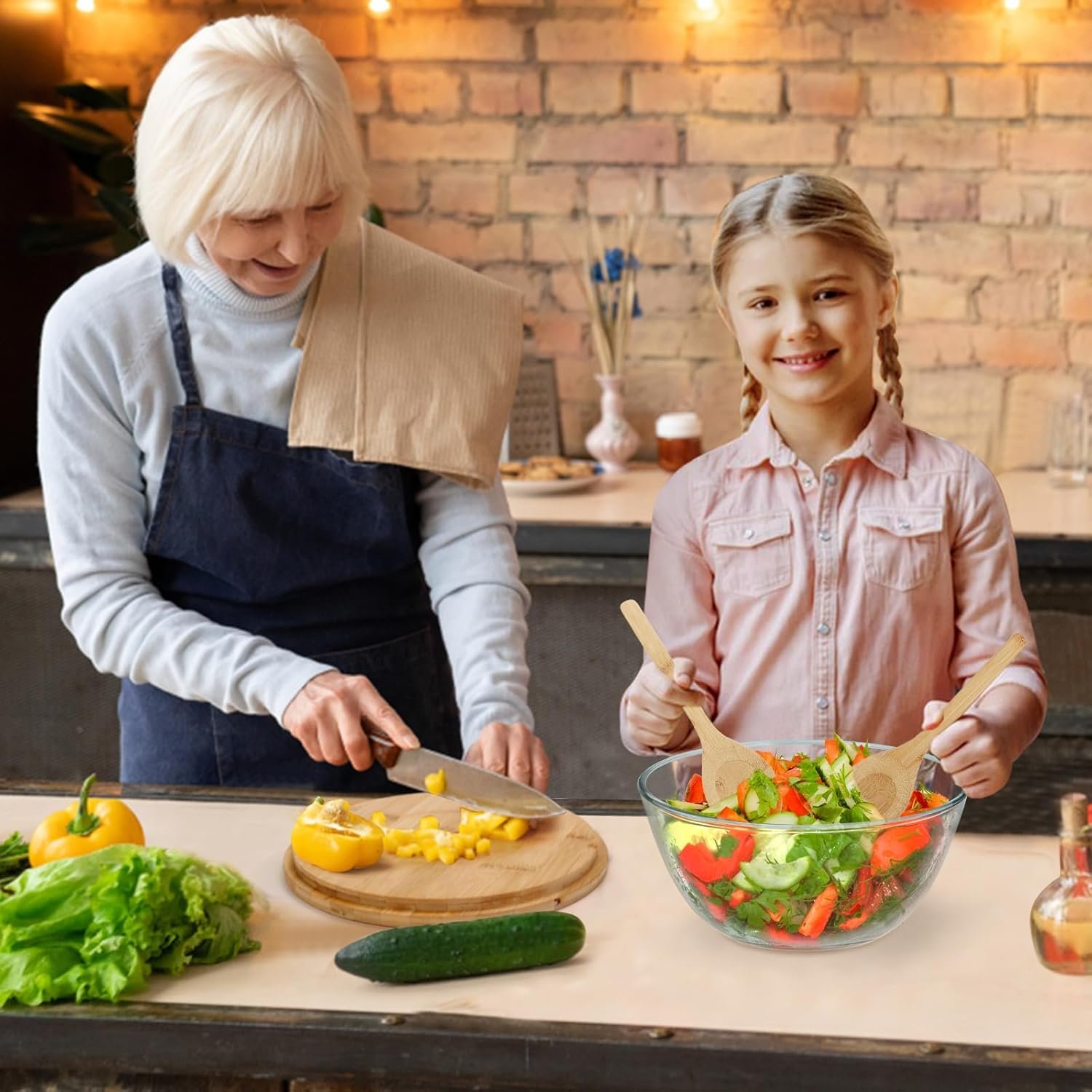 OEM 4.7 Qt Glass Mixing Bowl with Lid Built-in Utensils Versatile Trifle Salad Serving Bowl for Preparing Storing Decoration Large Halloween Candy Factory
