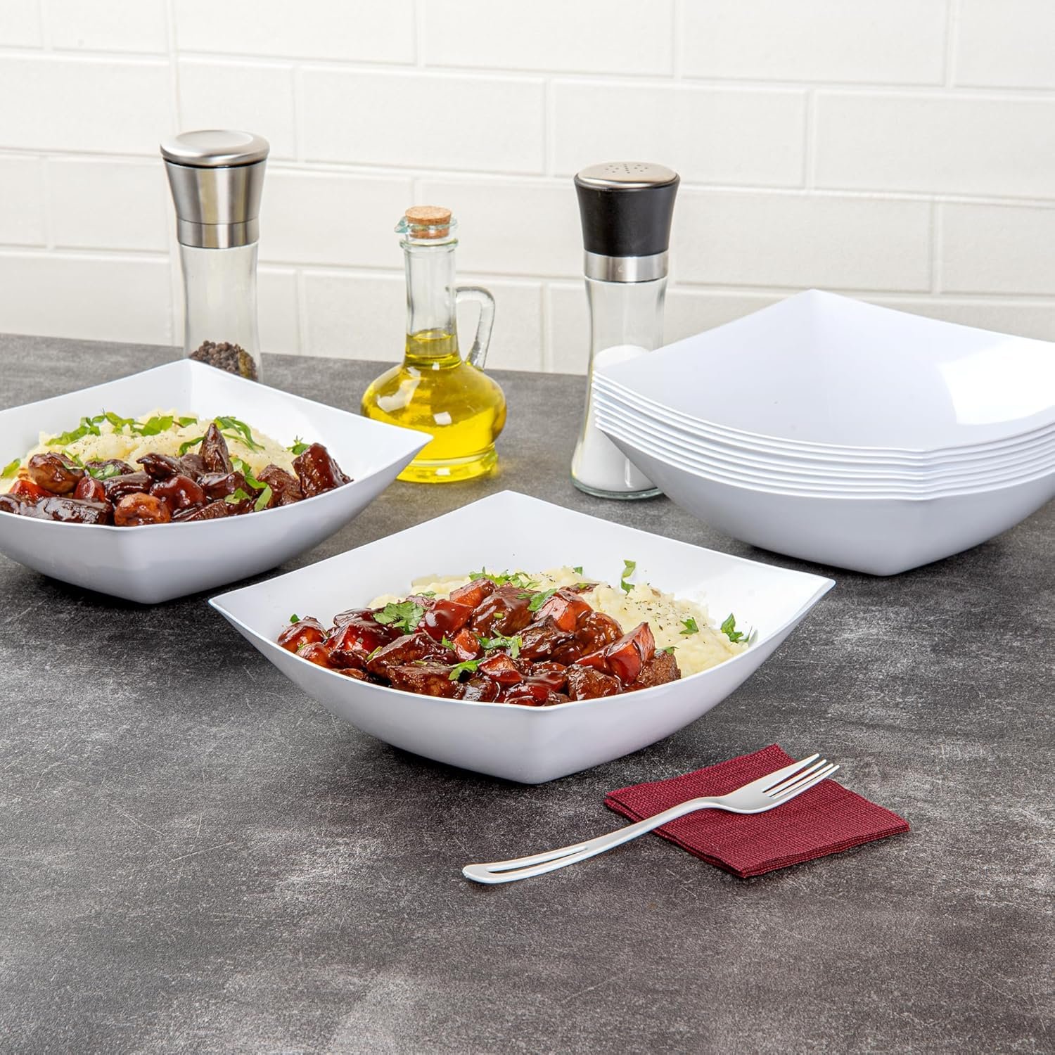Wholesale 64 Ounce Square Disposable Plastic Salad Bowls Durable Heavy-Duty White for Warm and Cold Foods Factory
