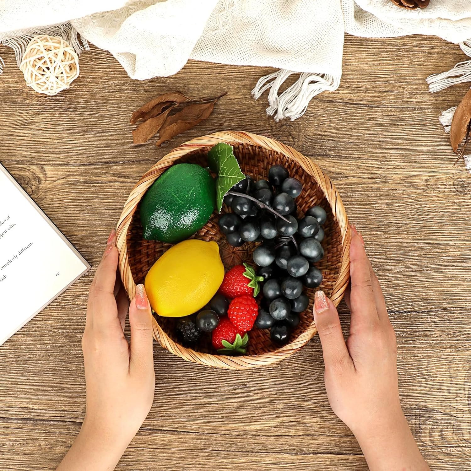 Wholesale 7.3 Inch Round Natural Rattan Woven Basket Bowl for Entryway Keys Fruits Serving Tray Organizer Decorative Kitchen Counter Bedside Living Room Factory