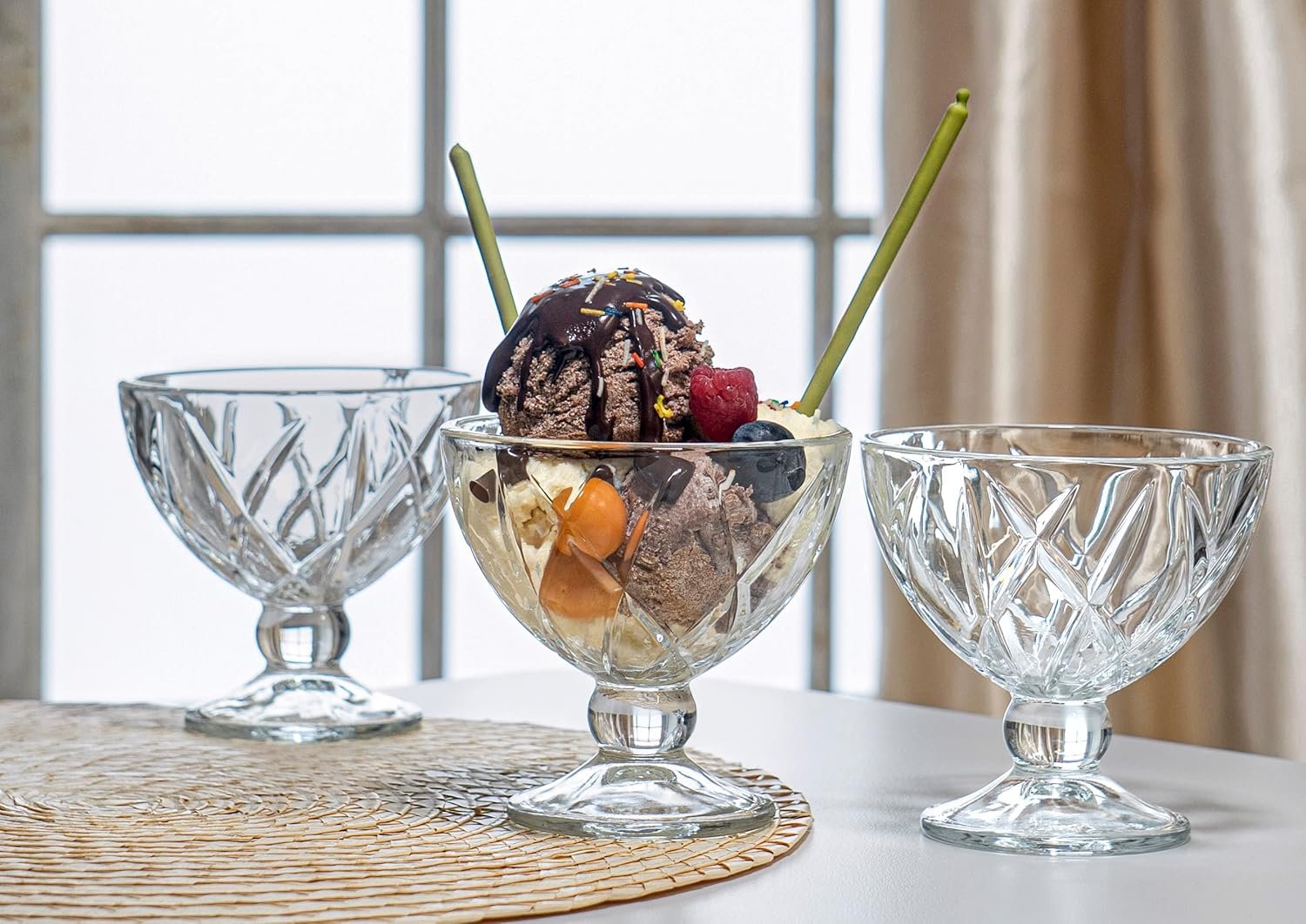 Wholesale Premium Crystal Clear Glass Footed Dessert Cups 9oz Ice Cream Bowls for Parfait Fruit Salad Pudding Set of 6 Factory