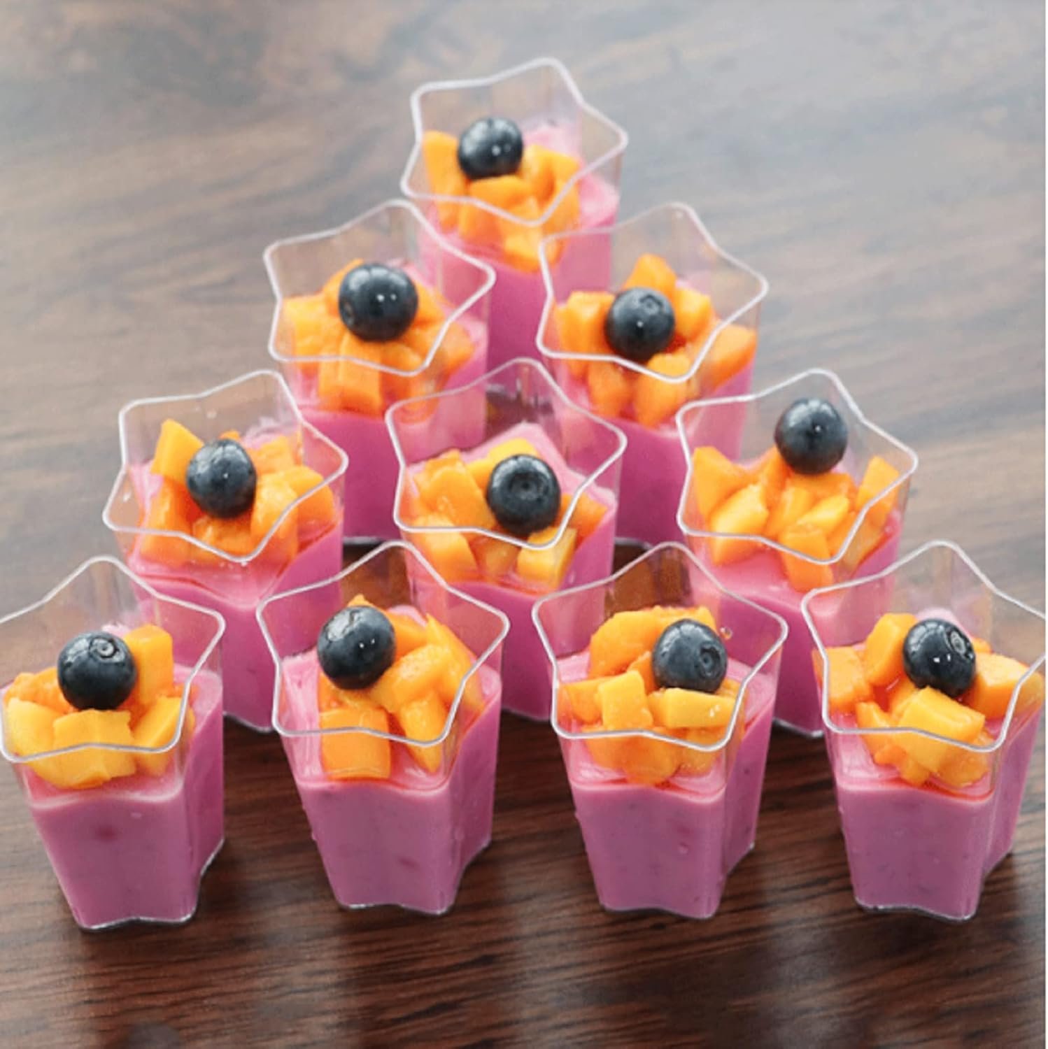 Wholesale 40 Count 4.5 oz Clear Plastic Dessert Cups with Lids Spoons Mini Tumbler Serving for Party Appetizers Fruit Parfait Trifle Mousse Pudding Factory