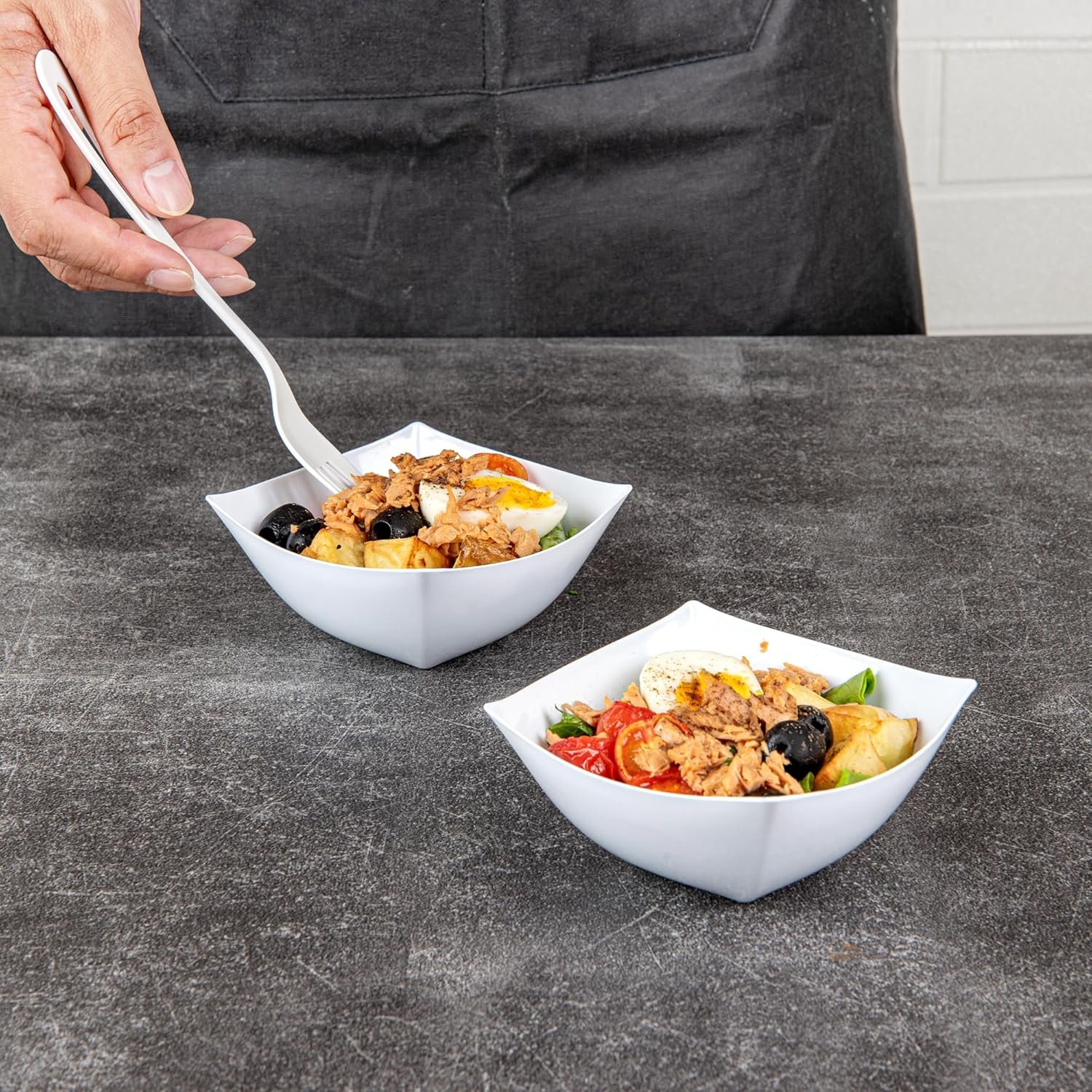 Wholesale 8 Ounce Fancy Plastic Bowls 100 Square Disposable Salad Bowls Durable Heavy-Duty White for Warm and Cold Foods Factory