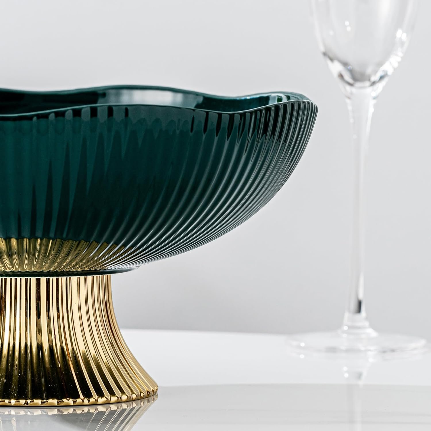 OEM 10-Inch Green Ceramic Pedestal Fruit Bowl with Golden Feet, Decorated Tray for Kitchen Counter, Dining Table, Tea Parties, Bread & Salad Factory