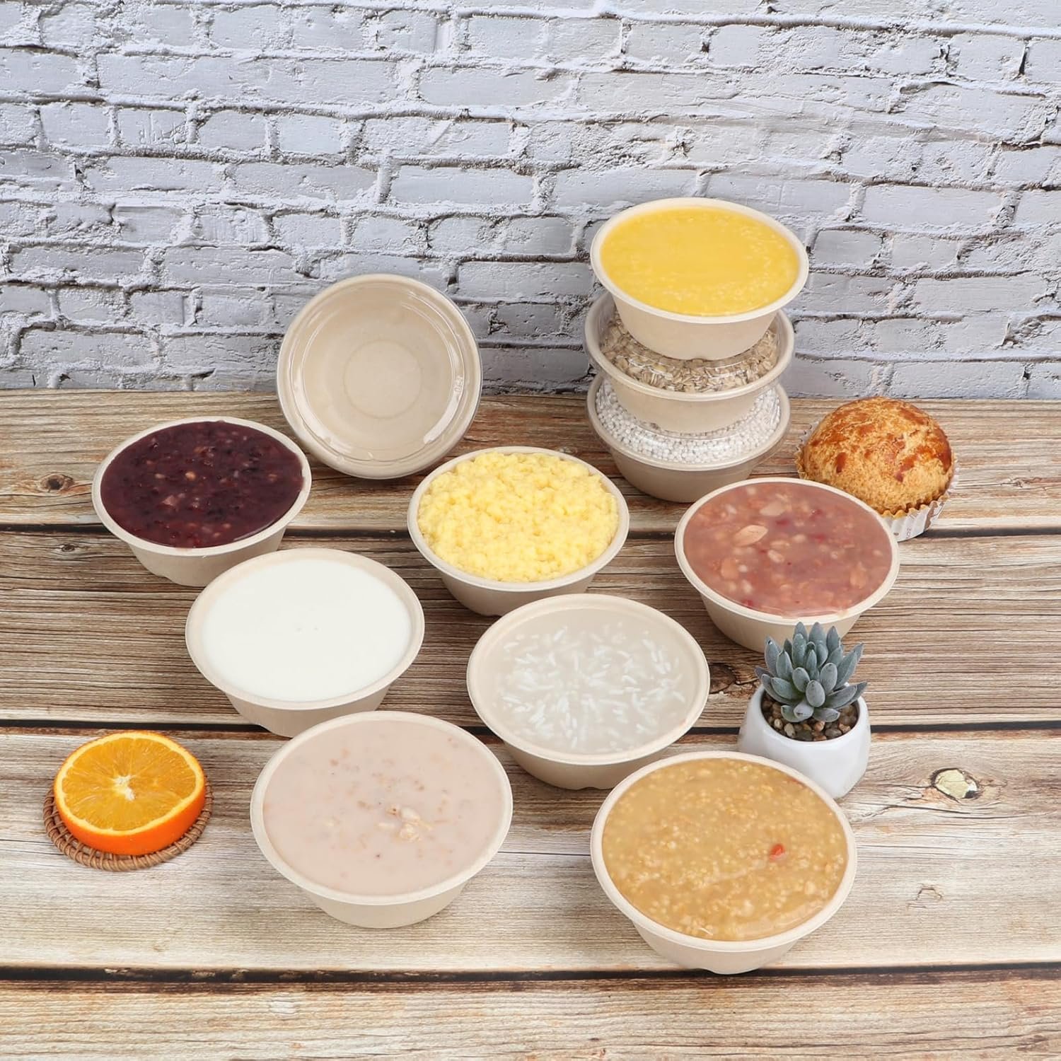 Wholesale 10 oz Round Disposable Salad Bowls with Lids Sugarcane Fiber Takeaway Food Containers Plant Fibers Freezer Safe 50 Pack Factory