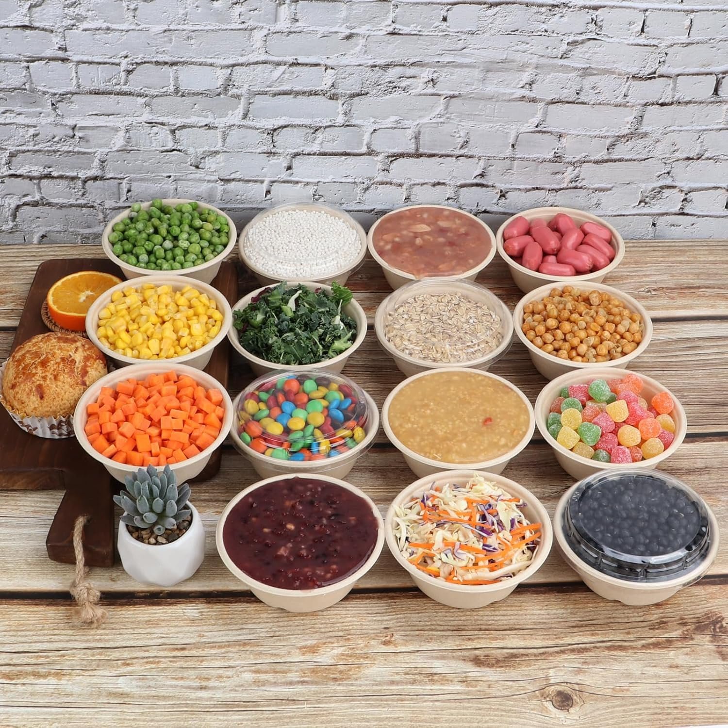 Wholesale 10 oz Round Disposable Salad Bowls with Lids Sugarcane Fiber Takeaway Food Containers Plant Fibers Freezer Safe 50 Pack Factory