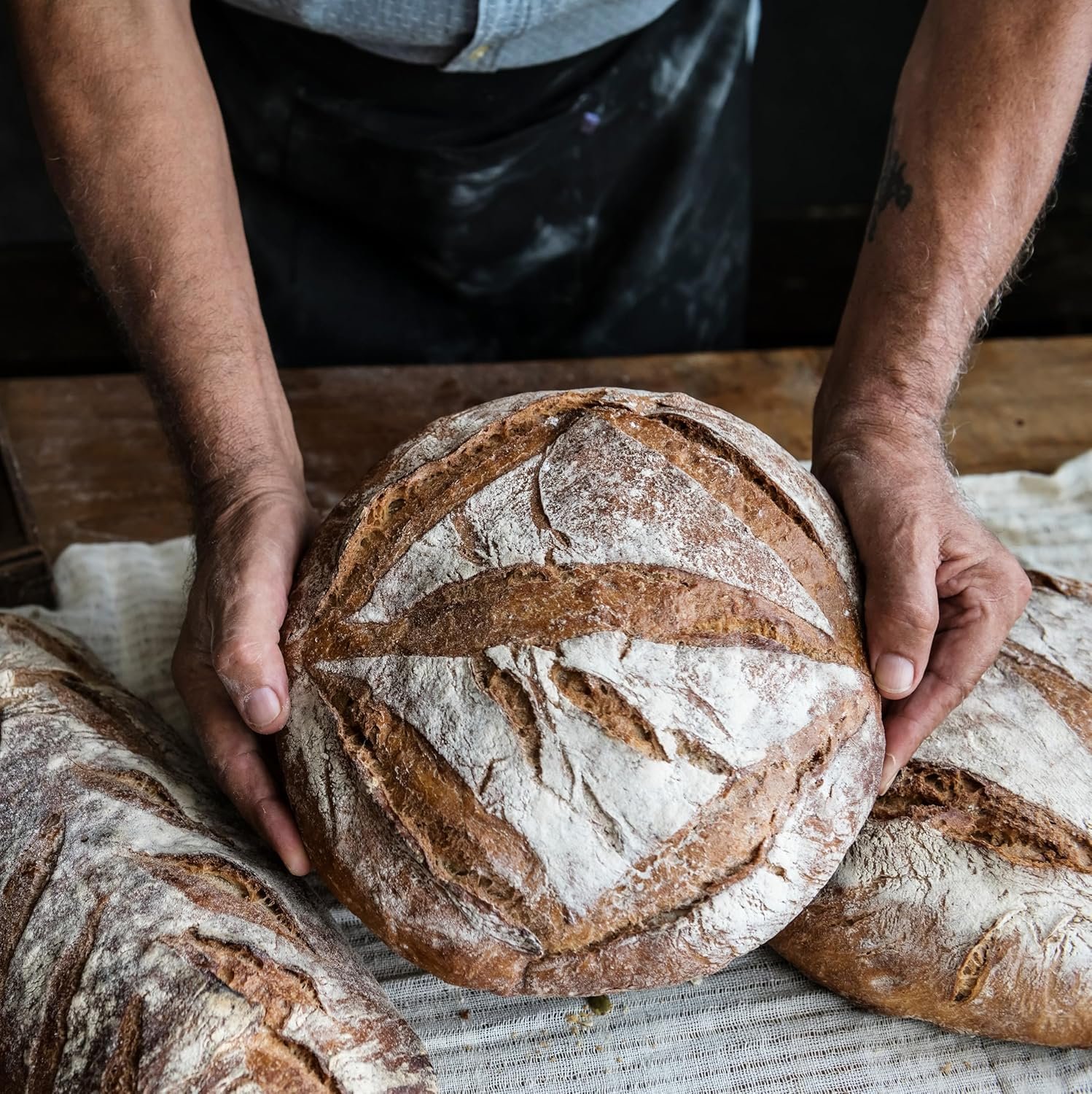 OEM Premium Acacia Wood Bread Proofing Set Sourdough Baking Kit 2 Rattan Banneton Baskets 2 Covers Brush Metal Scraper Plastic Scraper Scoring Lame 5 Blades Case Factory