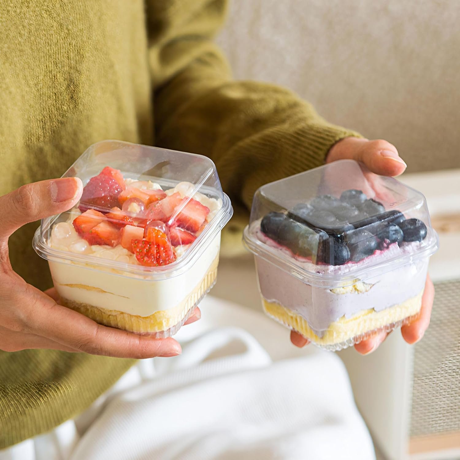 Wholesale 50 Pack 8 oz Square Plastic Parfait Dessert Cups with Lids Sporks for Pudding Yogurt Fruit Mousse Trifle Ice Cream Factory