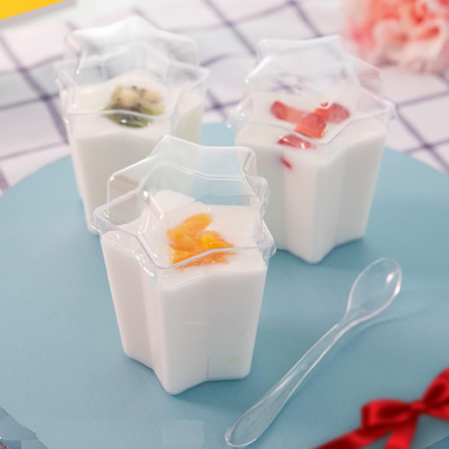 Wholesale 40 Count 4.5 oz Clear Plastic Dessert Cups with Lids Spoons Mini Tumbler Serving for Party Appetizers Fruit Parfait Trifle Mousse Pudding Factory